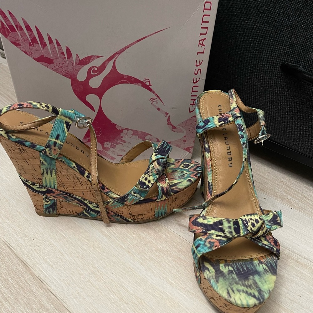 Wedges colorful Size:10 runs small